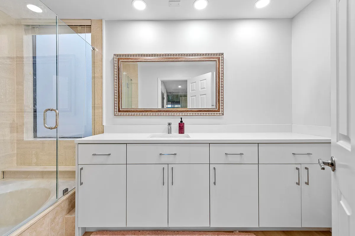 Building Photo - 7460 La Paz Blvd #304