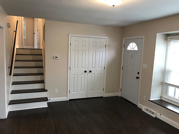 3rd image of 2938 Scarlet Cres