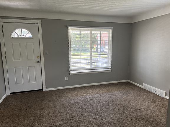 3rd image of 20246 Bloom St