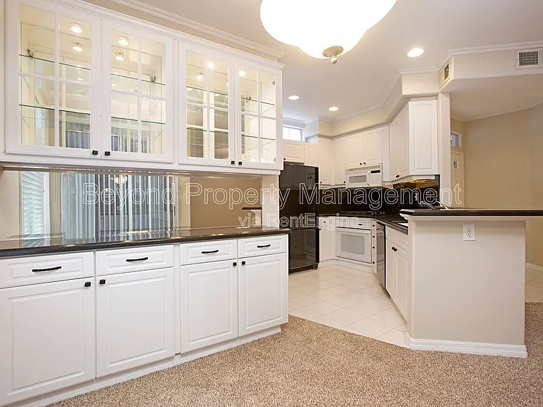 10722 Sabre Hill Dr #131 — Photo 2