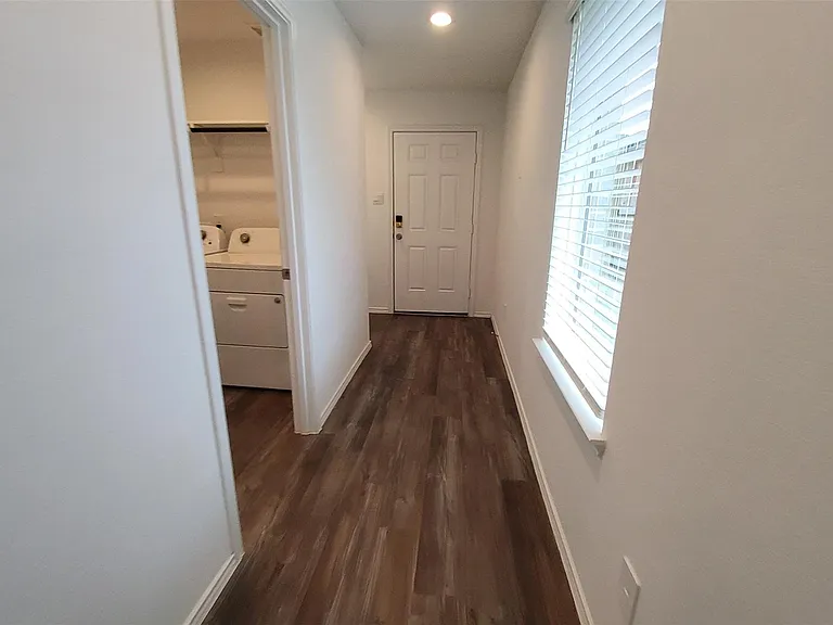 4901 Blue Beetle Ridge Dr — Photo 42