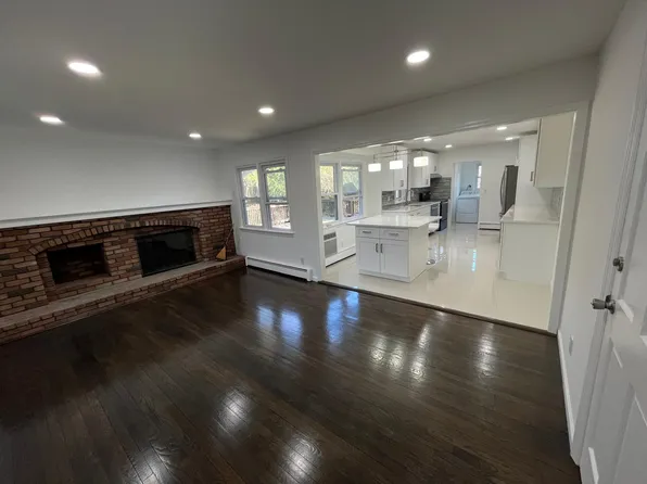 (undisclosed Address), East Setauket, NY 11733