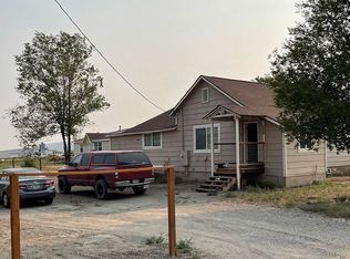 6 S 4th St, Carey, ID 83320
