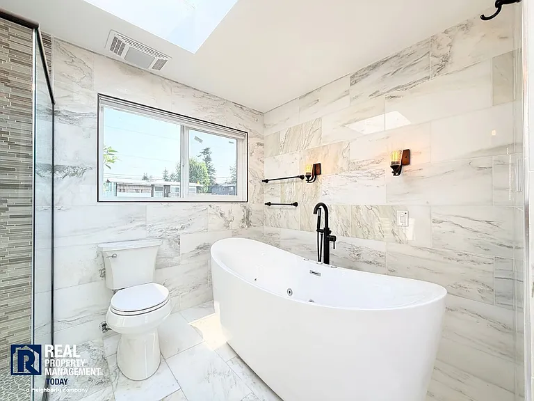 1726 N Jackson Ave — Photo 22