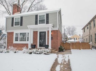 5926 N Santa Monica Blvd, Whitefish Bay, WI 53217