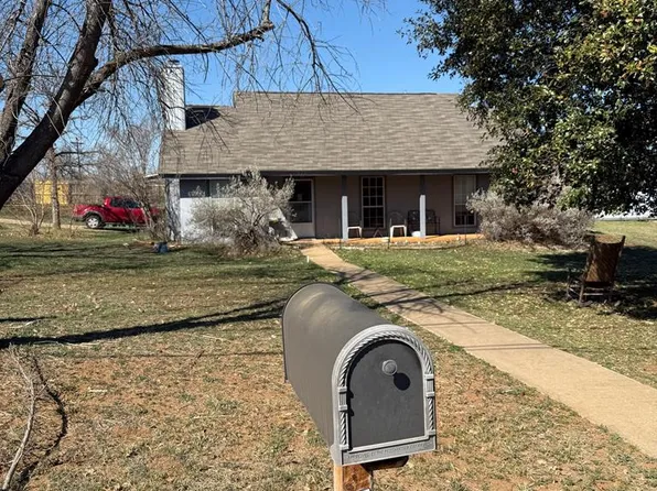 509 Flag Creek Dr, Llano, TX 78643