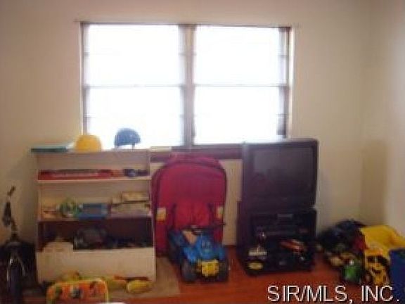 4th image of 644 Edlawn St
