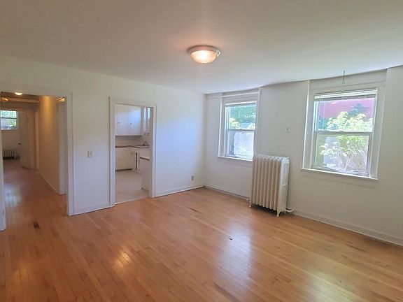 4th image of 2214 Sharon Ave SE #5