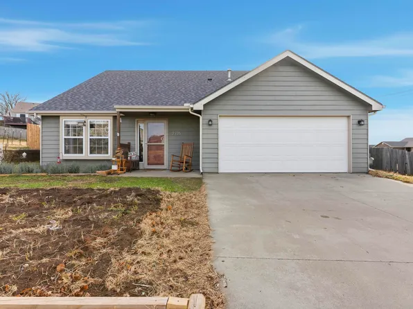 2715 Sage Ct, Junction City, KS 66441