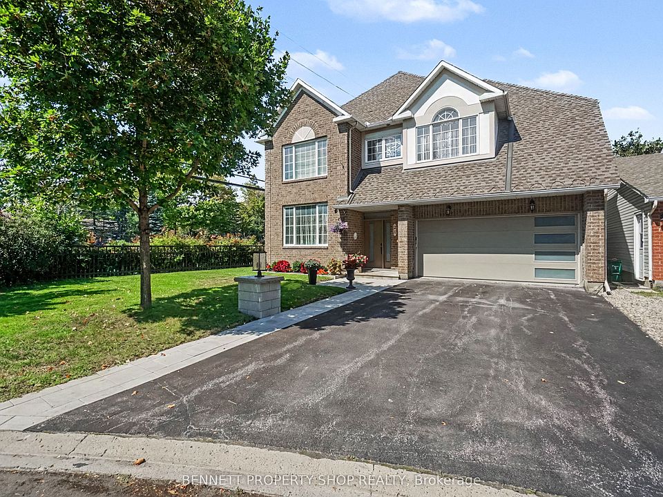 1st image of 21 Summerwind Cres