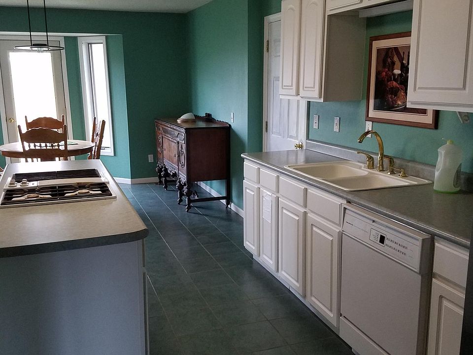2nd image of 2874 Woodson Dr