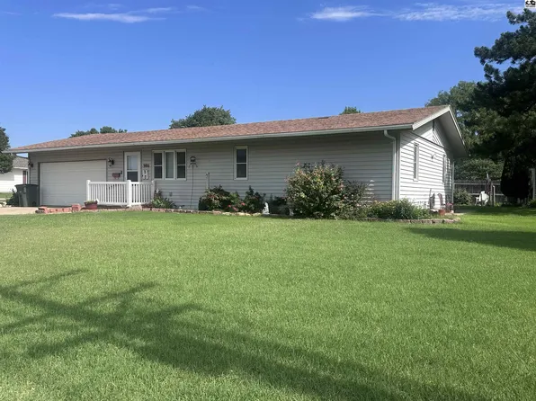 906 W 10th St, Pratt, KS 67124