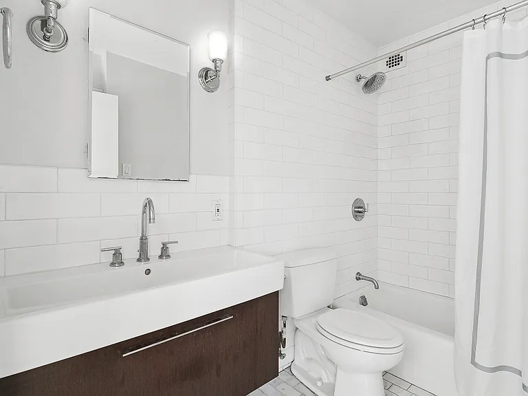 150 E 61st St #8K — Photo 6