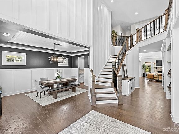 3rd image of 2212 Loire Valley Dr