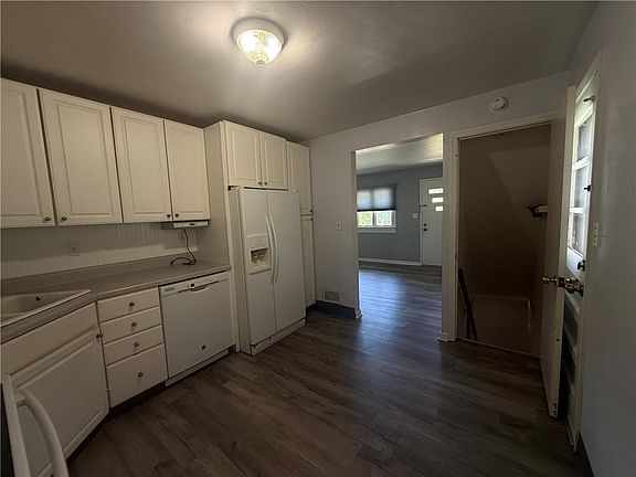 5th image of 128 College Park Dr