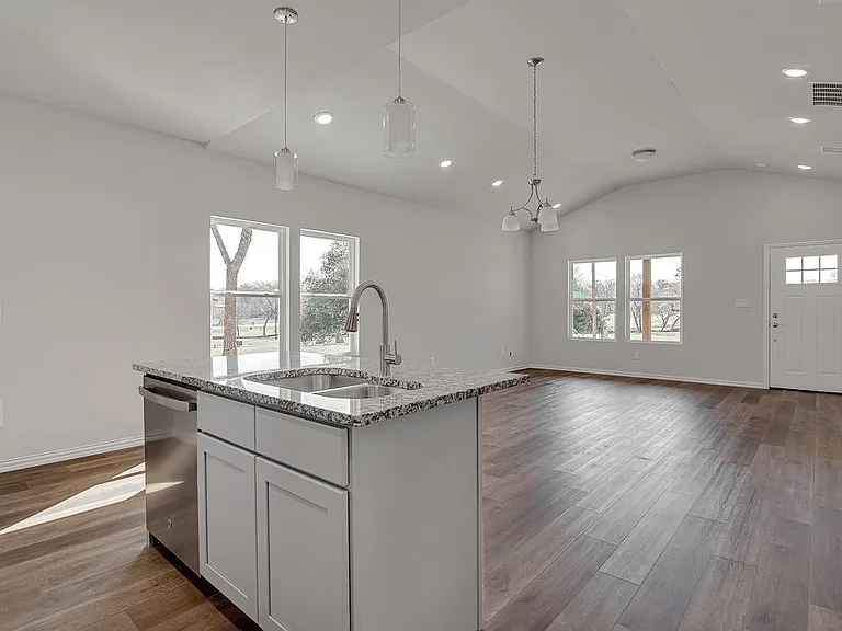 1649 E Terrell Ave — Photo 19