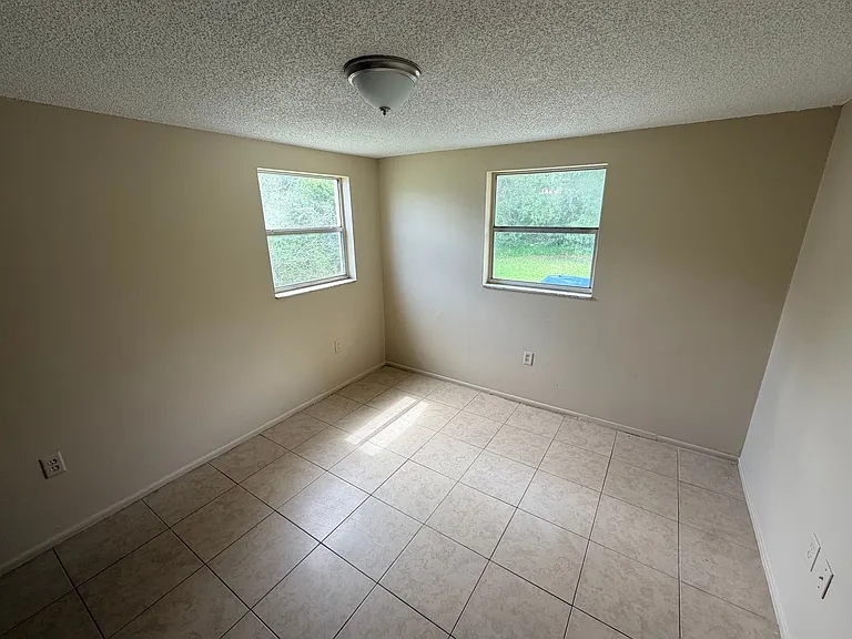 5848 Siesta Ln — Photo 10