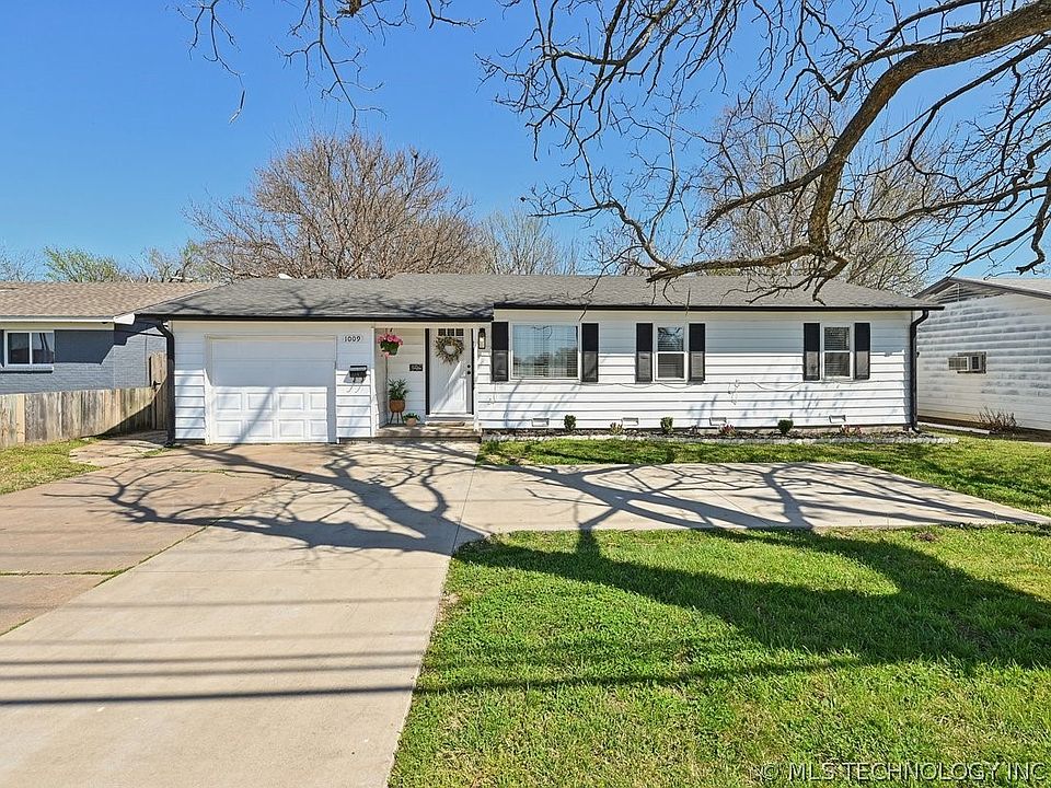 1st image of 1009 S Elm Pl