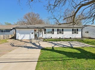 1009 S Elm Pl, Broken Arrow, OK 74012