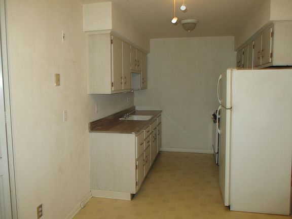 2nd image of 281 Bloomfield Ave APT 10
