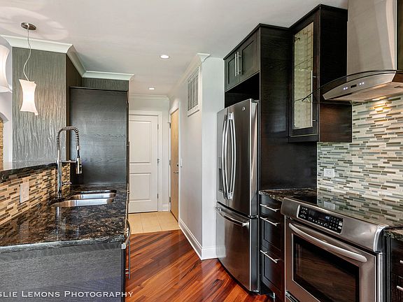 4th image of 5605 Lakeside Dr APT 3F