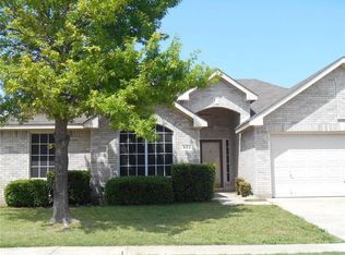 403 Creek Point Ln, Arlington, TX 76002