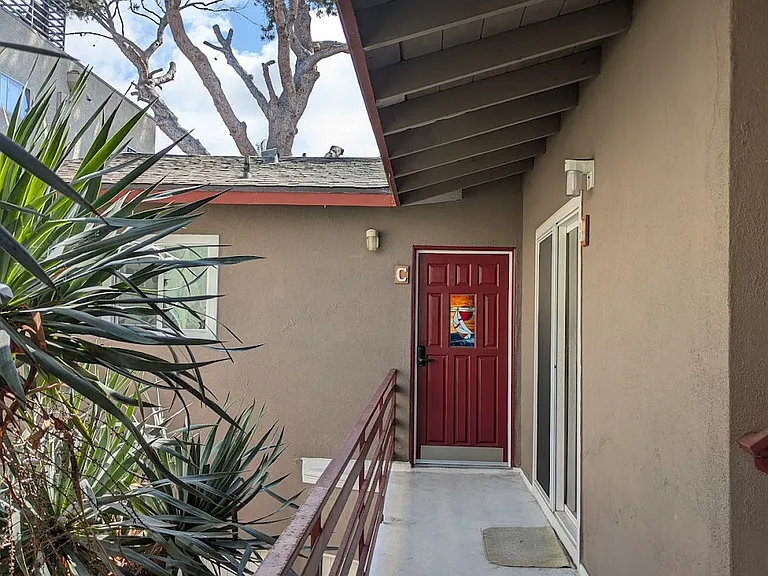 144 Monterey Blvd #C — Photo 1