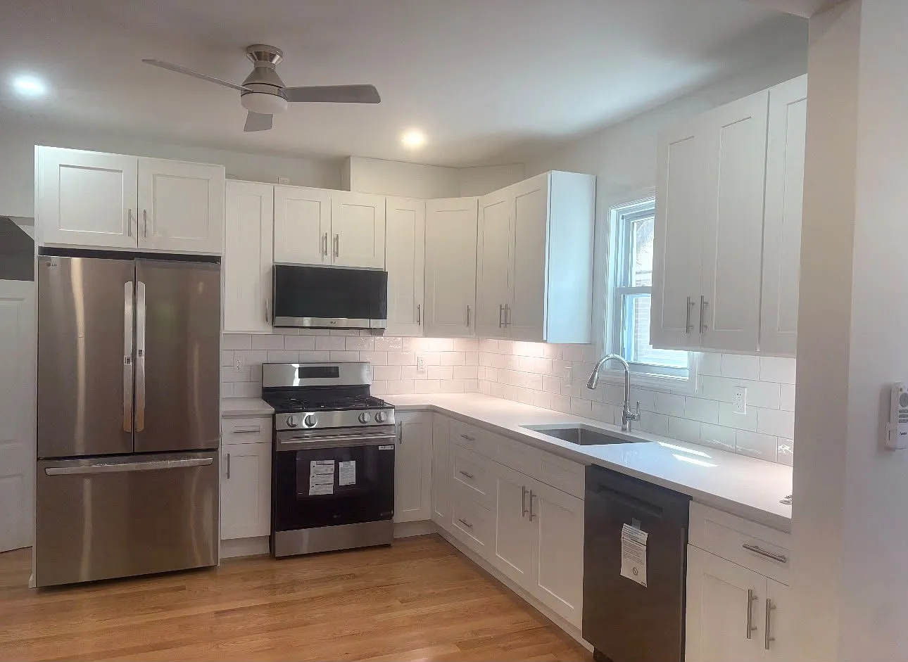 3 bed, 1.5 bath, 1000 sqft, $3,500 — Photo 1