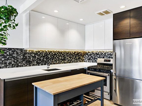 3rd image of 834 Sterling Pl APT 503
