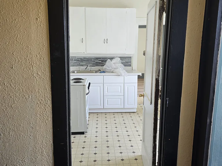 Center Point Apartments — Photo 19