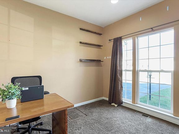 5th image of 164 Victoria Ln