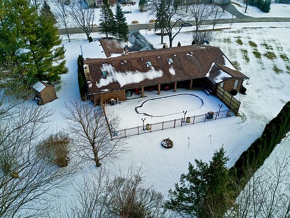 3rd image of 6303 Crescent Dr