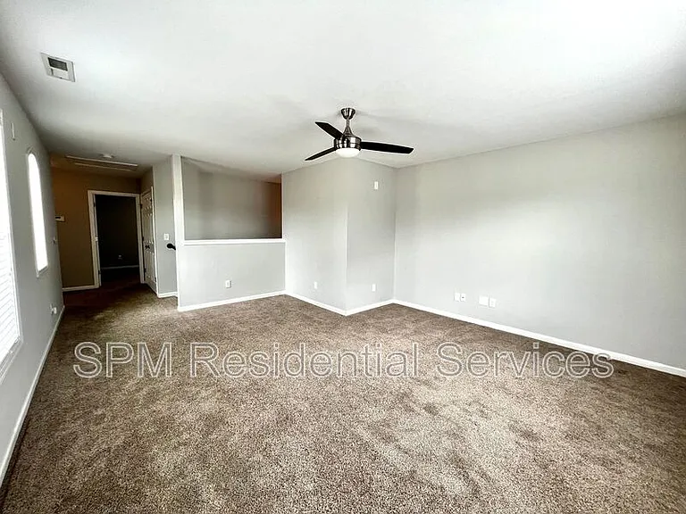 438 Riviera Dr — Photo 14