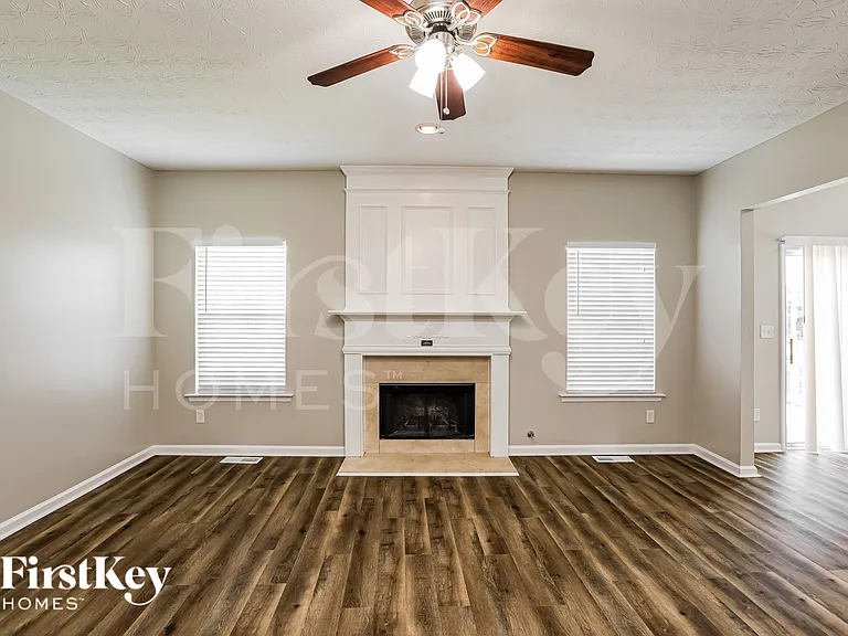 2046 Dartmoth Way — Photo 3