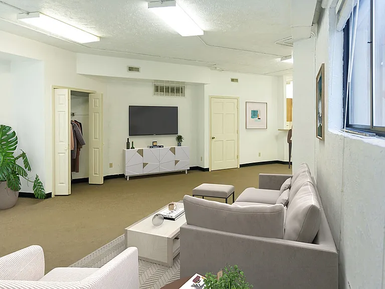 2935 N East St #D — Photo 4