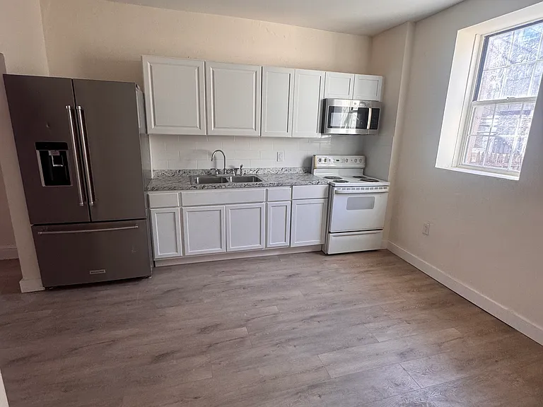 3014 N Swanson St — Photo 7