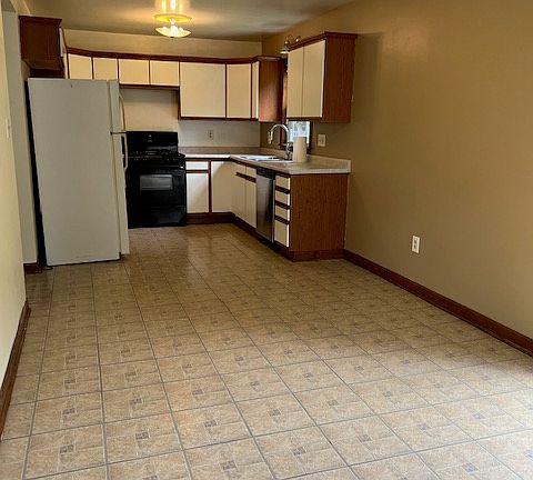 3rd image of 309 Byron Cir