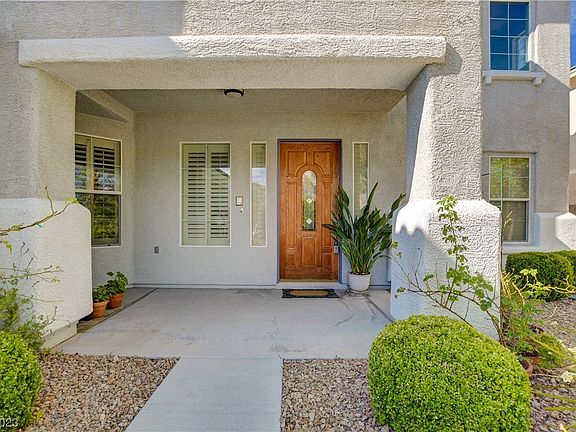 3rd image of 5374 Altadonna Ave