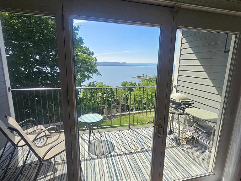 23 Hudson Point Ln #23 — Photo 2