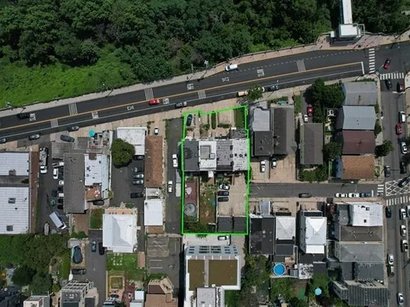 296 Paterson Plank Road image 5 of 13