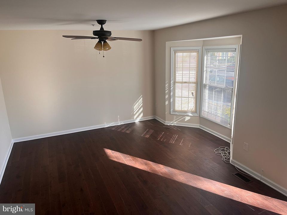 2nd image of 8805 Castlebury Ct