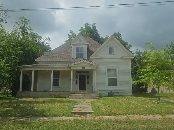 1405 Caddo St, Commerce, TX 75428