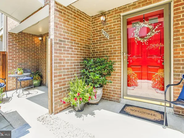 1702 Dogwood Dr Unit C, Alexandria, VA 22302