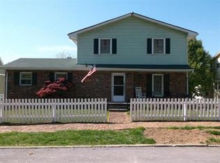 711 Clinton St, Harriman, TN 37748