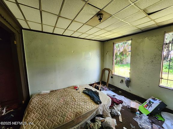 2nd image of 1322 W 5TH Street