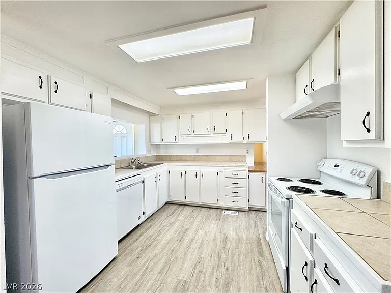 770 Banjo St — Photo 4