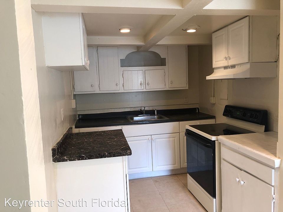 1st image of 1609 NW 15th Pl