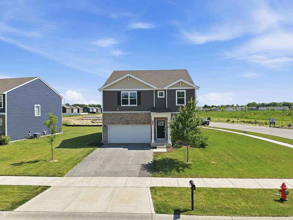 1st image of 185 Aviana Ave