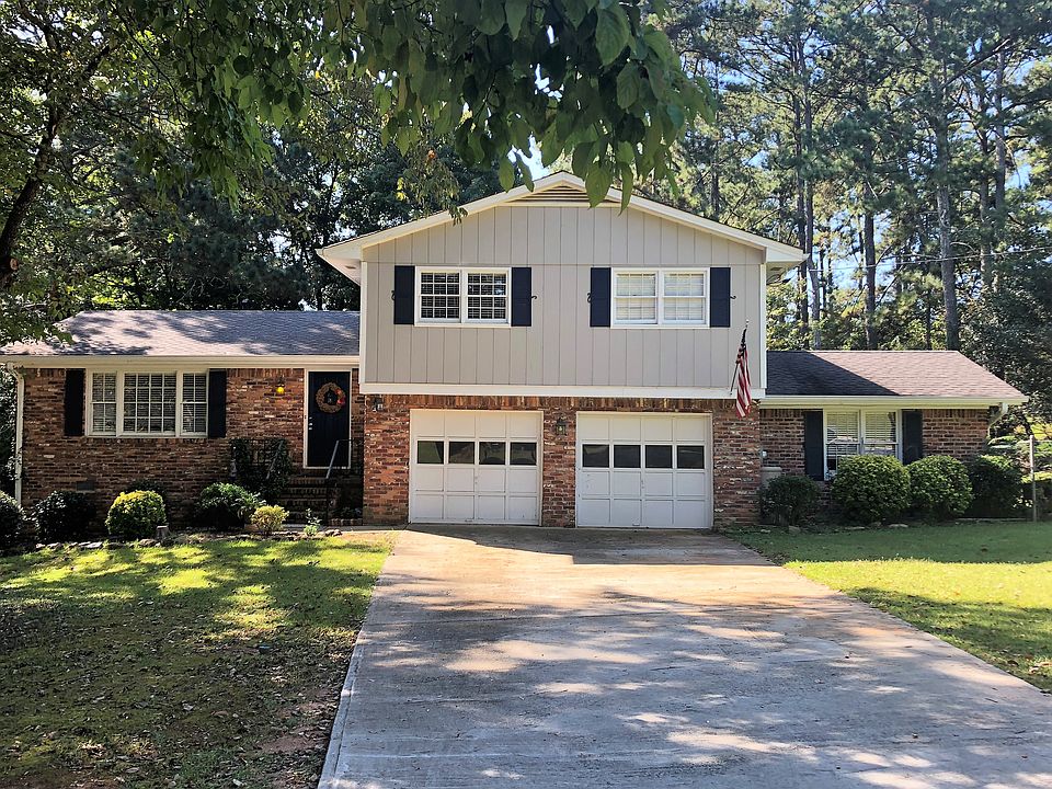 1st image of 2558 Kings Way