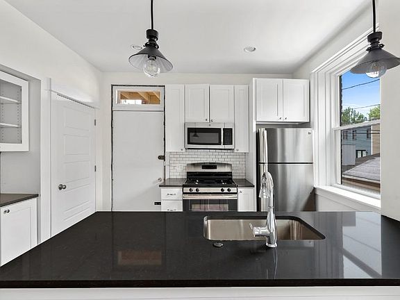 4th image of 2612 W Leland Ave APT 1N